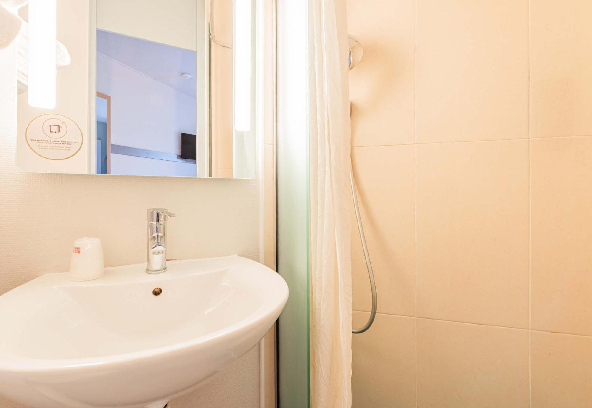 B&B Hotel Colmar Vignobles Ouest Wintzenheim Bagian luar foto