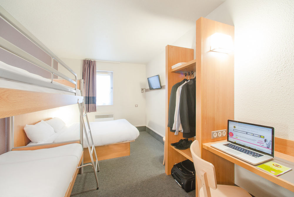 B&B Hotel Colmar Vignobles Ouest Wintzenheim Bagian luar foto