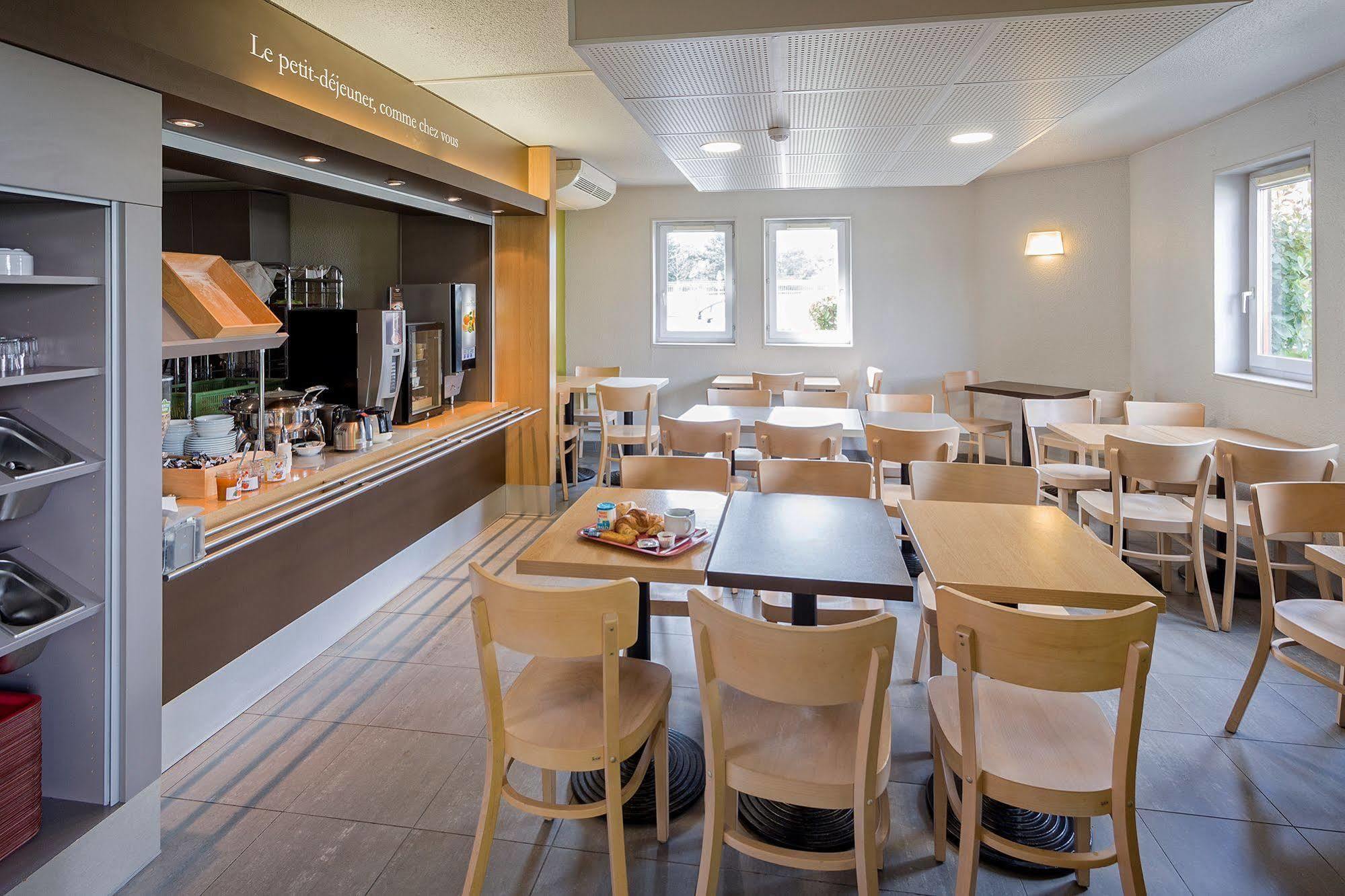 B&B Hotel Colmar Vignobles Ouest Wintzenheim Bagian luar foto